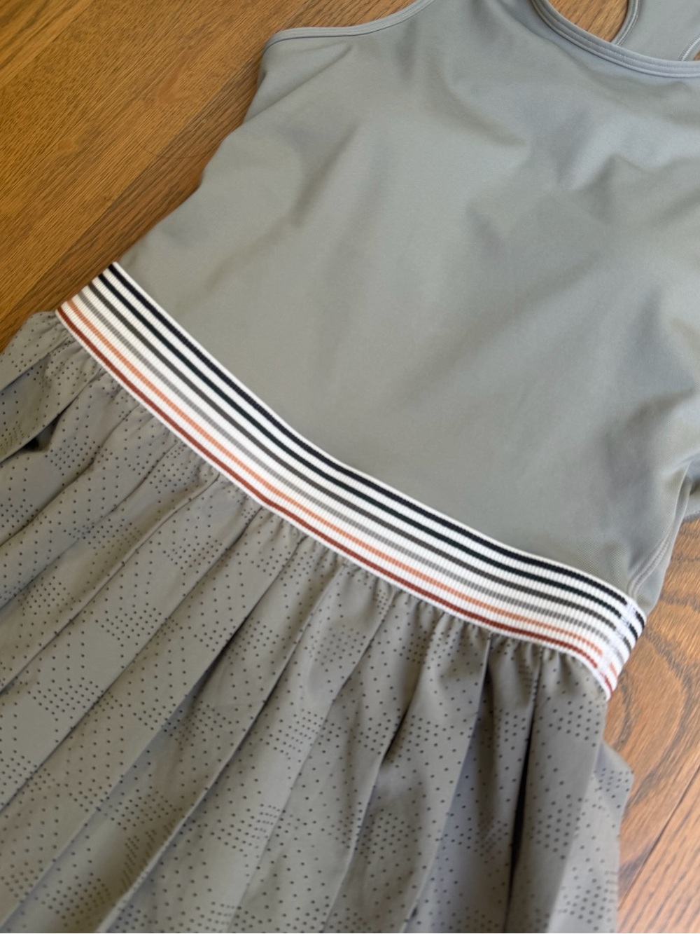 Wilson Laser Cut Pleat Tennis Dress Vetiver Sage Green with Striped Waist Small - Picture 4 of 12